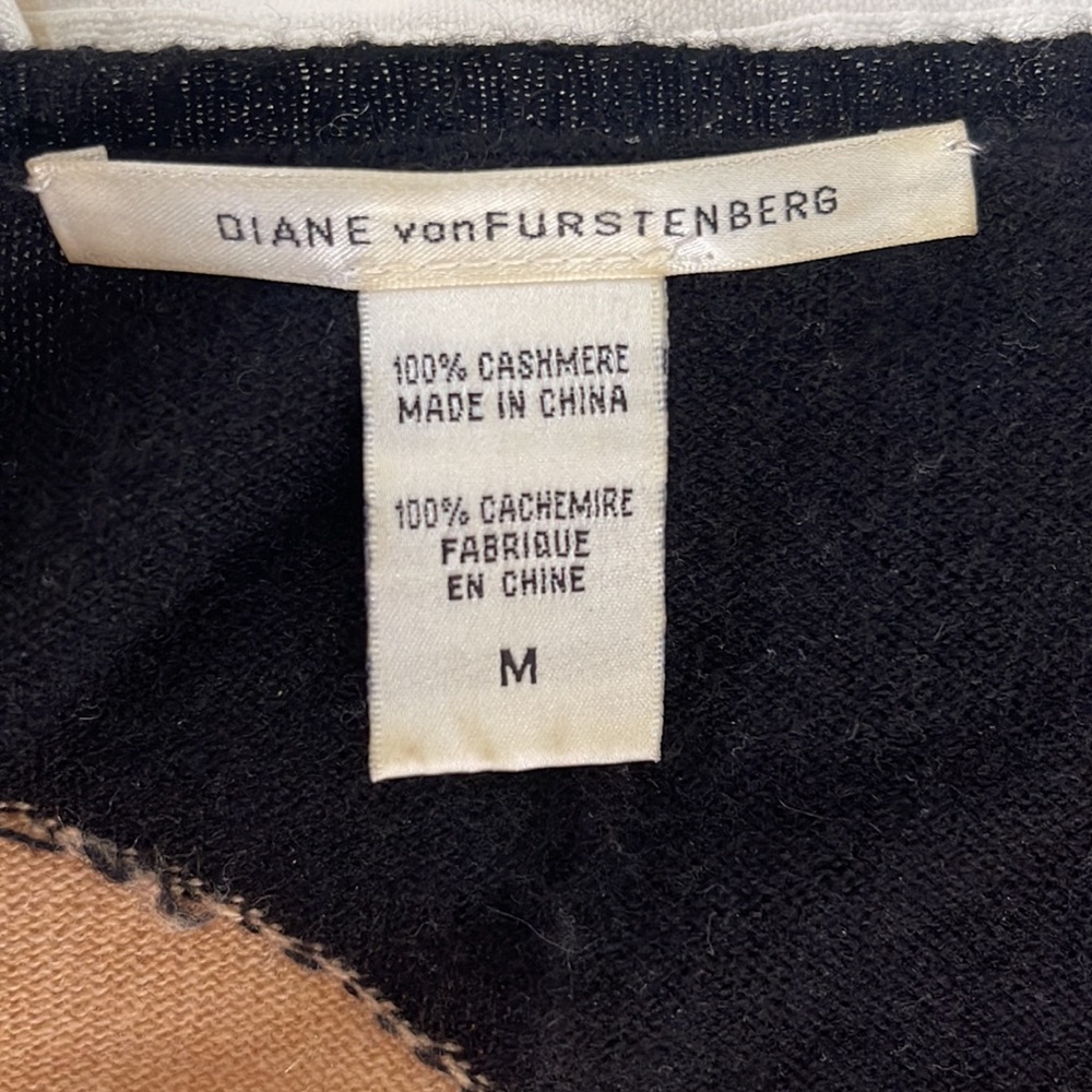 Diane Von Furstenberg 100% cashmere dress size M all stretch fits size 4-8 - Picture 5 of 5